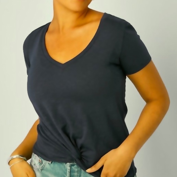 NWT Stella&Dot Women’s The Twist Tee Black Modal Cotton Lightweight Sz L - Picture 1 of 12